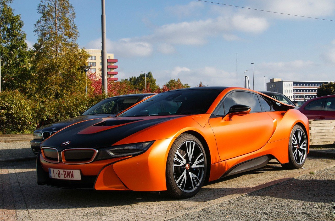 i8