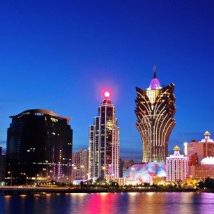 2025新澳门正版全年免费资料,探索澳门未来，2025新澳门正版全年免费资料的深度解析
