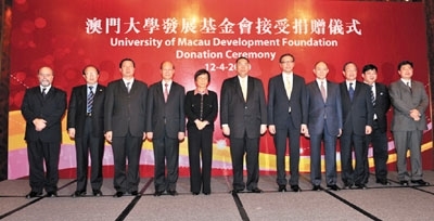 今晚澳门必中三肖三,今晚澳门必中三肖三，揭秘博彩背后的秘密与策略
